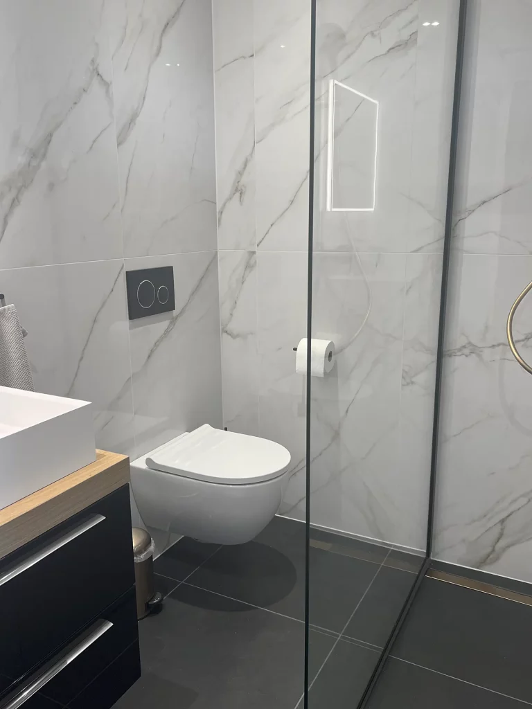 Realisation-cube-salle_de_bain-christins-home-design-06 Réalisation Cube rénovation salle de bain par Christin's Home Design