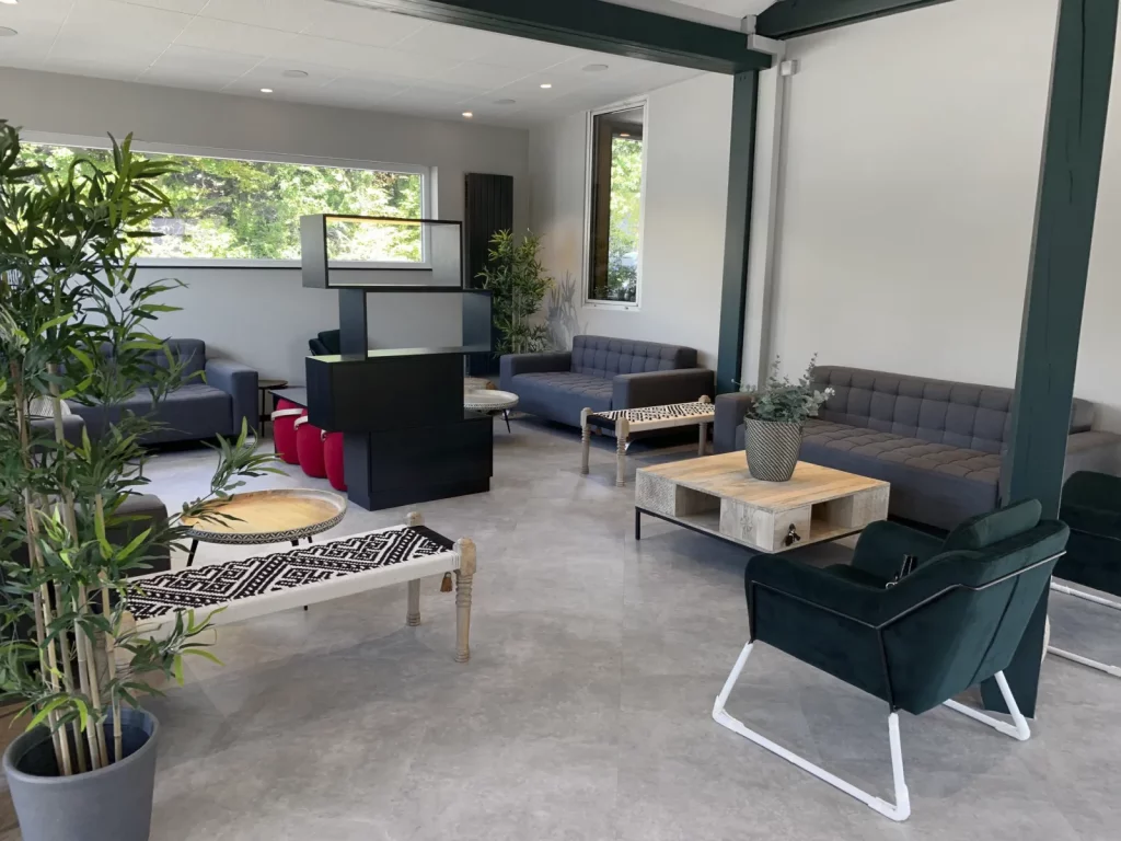 Realisation-eglise-arc_en_ciel-renovation-christins-home-design-06 Eglise Arc-en-Ciel rénovation par Christin's Home Design