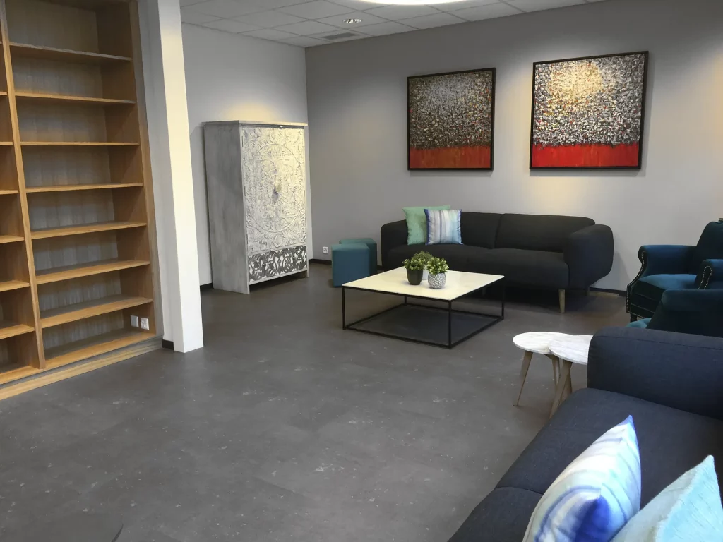 Realisation-eglise-la_fraternelle-renovation-christins-home-design-03 Eglise La Fraternelle rénovation par Christin's Home Design