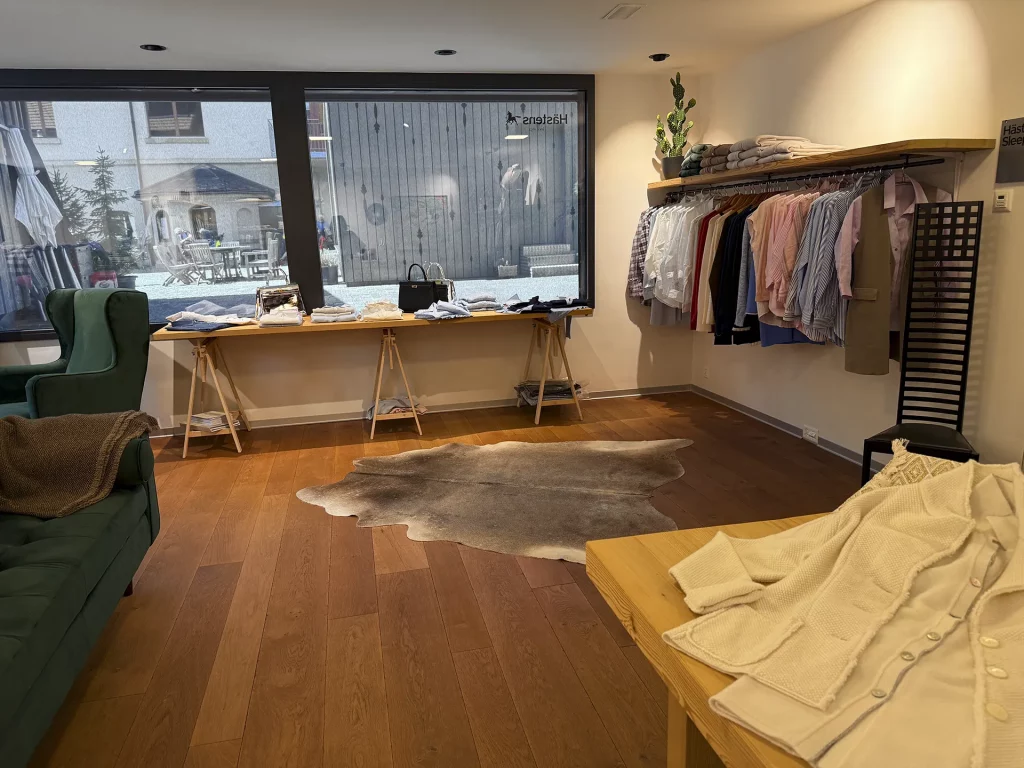 Realisation-pupa-agencement_de_magasin-christins-home-design-03 Agencement de magasin de luxe par Christin's Home Design