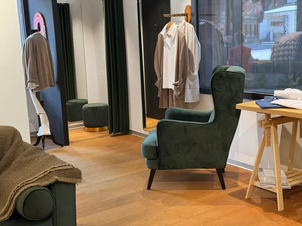 Realisation-pupa-agencement_de_magasin-christins-home-design-06 Agencement de magasin de luxe par Christin's Home Design