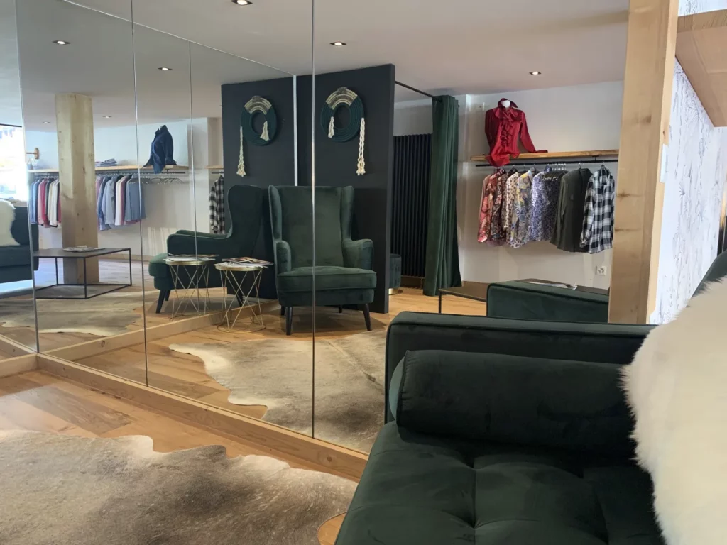 Realisation-pupa-agencement_de_magasin-christins-home-design-10 Agencement de magasin de luxe par Christin's Home Design